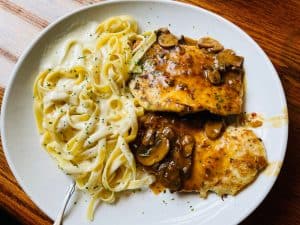 Chicken Marsala served at Brendel’s Bagels in Long Island, NY – a savory Italian-inspired dish with tender chicken breast, rich Marsala wine sauce, and mushrooms
